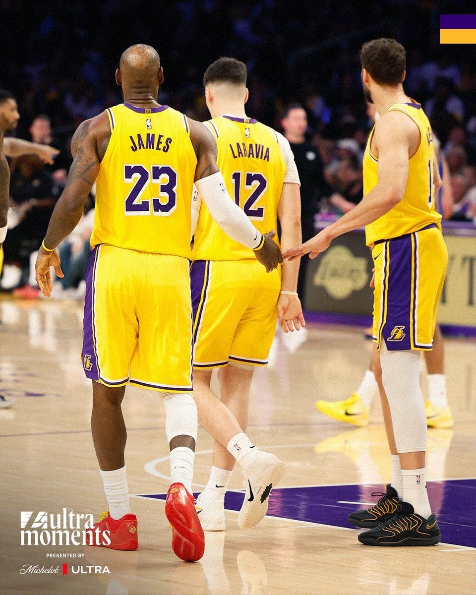 球队之争：火箭队对阵湖人队展开角逐的简单介绍